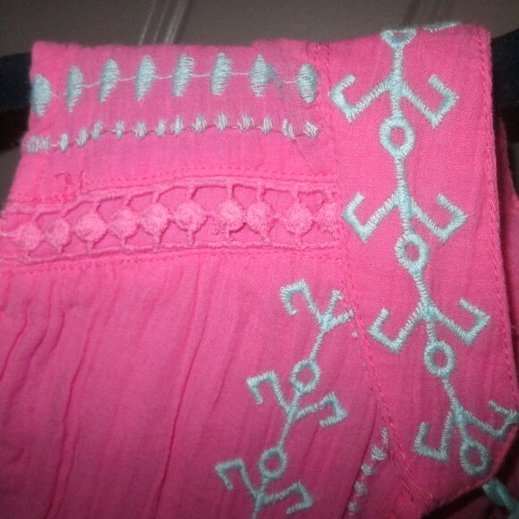 Women Crown & Ivy XL Pink /Blue Top, Flutter Sleeve, "V" Neck Opening w/Tassels - Picture 7 of 9
